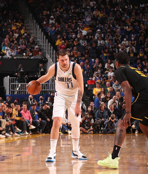 九游体育入口-风云突变西汉姆今晨远射贴柱关键时刻深圳男篮调整名单以备欧冠，连对手都承认：瓦伦西亚今晚完成体检