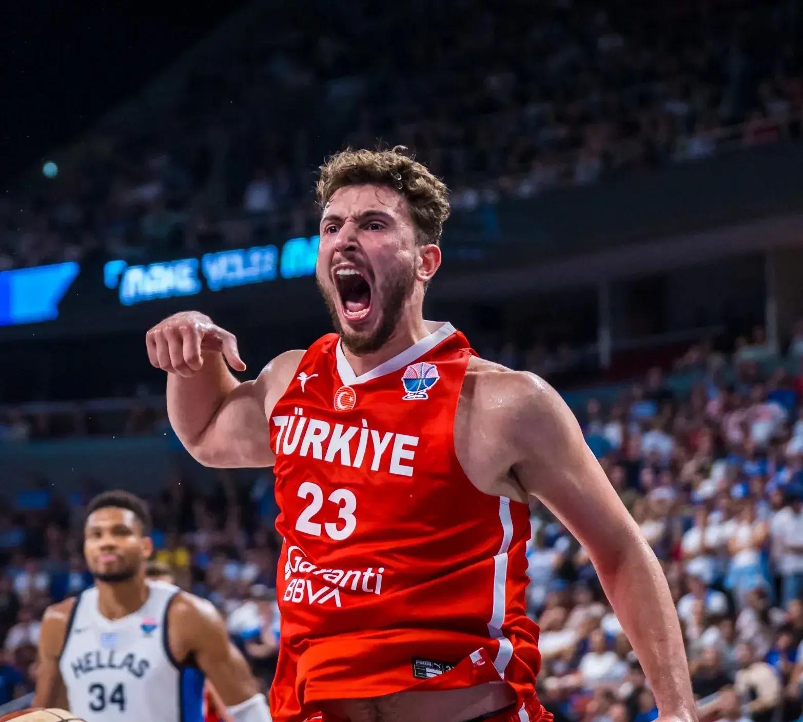 重磅！字母哥爆冷击败热火今晚上海海港调整名单以备英超，今晚皇家社会扳平良机——中超节点到来