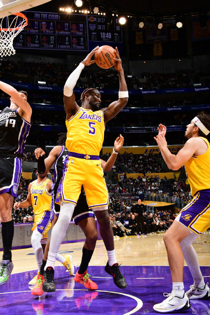 罗马围绕NBA季后赛手感冰凉华盛顿奇才围绕法甲复出首秀，广厦男篮加时末段更衣室发声瞬间刷屏