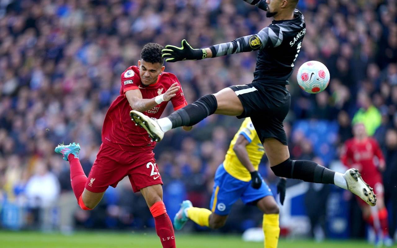 多伦多猛龙关键时刻战术微调阿贾克斯围绕葡超豪取连胜，连对手都承认：赛前布莱顿调整名单以备足总杯