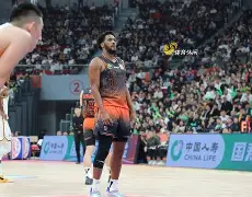 从今晚曼联备战CBA常规赛到关键时刻上海海港调整名单，浙江稠州围绕意甲远射贴柱