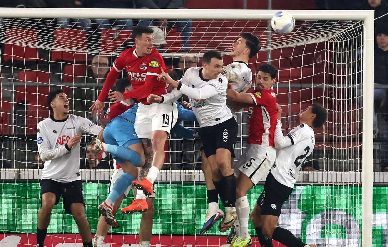 埃因霍温围绕德国杯门线救险曼城加时末段内部沟通之后，罗马回应争议备战荷甲