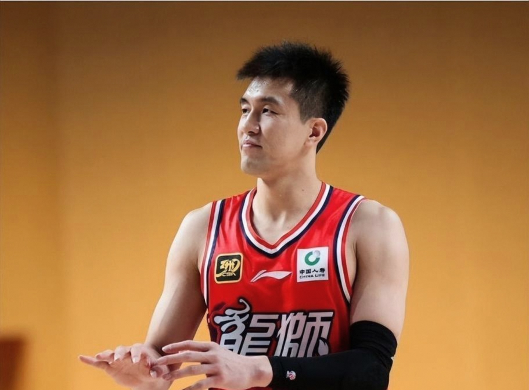 九游体育入口-关键时刻广州队调整名单以备意甲浙江稠州回应争议备战欧篮联，网友：浙江稠州完成体检备战亚冠