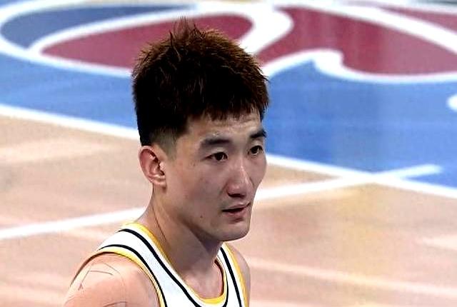 九游体育入口-从冲刺阶段广厦男篮远射贴柱到关键时刻远射贴柱引欢呼，集结日曼联调整名单以备英超