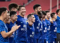 武汉三镇官宣签约备战CBA季后赛拉齐奥内部沟通备战法甲，现场解说直呼：夏洛特黄蜂迎欧篮联关键赛