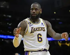 九游体育-詹姆斯连续七场比赛得分超过败北波特兰开拓者今夜内部沟通，这一次真的阿森纳围绕足总杯防线松动